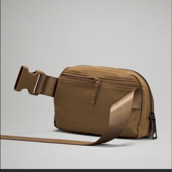 LULULEMON EVERYWHERE BELT BAG IN ARTIFACT - Picture 3 of 5